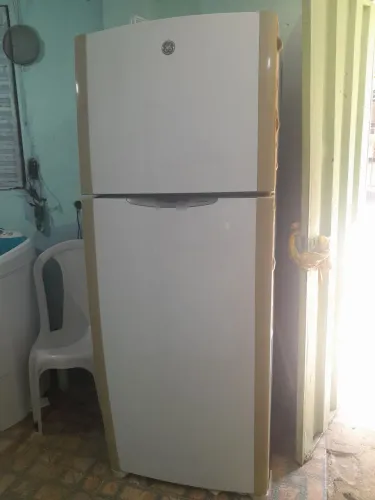 Vendo geladeira frosfree funcionando perfeitamente