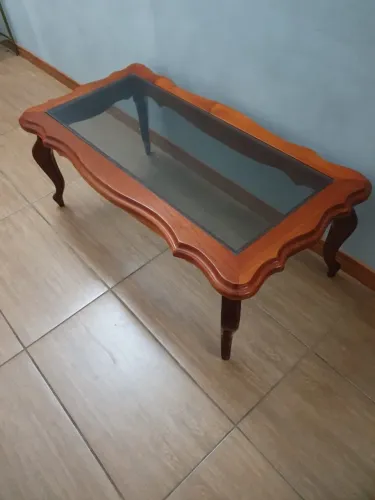 Mesa de Centro Vintage de Madeira com Vidro - 100 x 54 x 40 cm