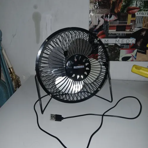 Ventilador de Mesa Funcionando