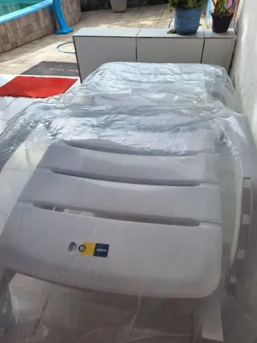 Vendo uma espreguiçadeira Nova