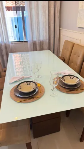 Caiu o preço, mesa 8 lugares com tampo de vidro e 6 cadeiras, caiu o preço