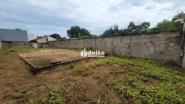 Terreno disponível para venda no bairro Jardim Karaíba em Uberlândia MG