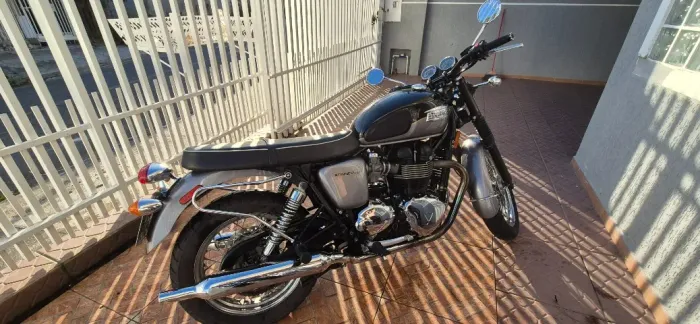 Vendo Triumph Bonneville T100 900