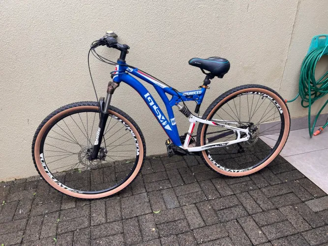 Bicicleta aro 29 pneus novos
