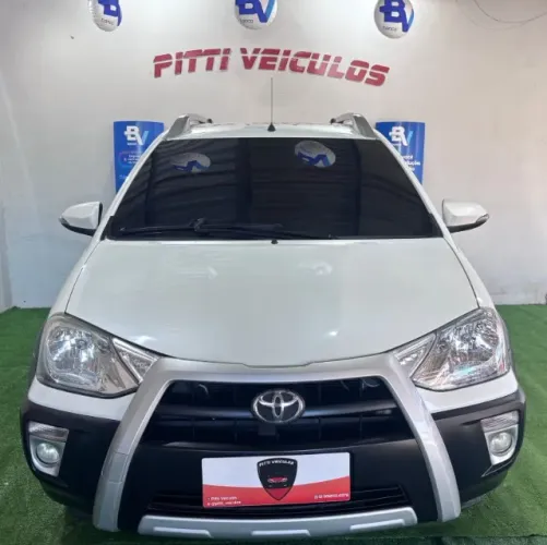 Toyota Etios Cross 1.5 Flex 16V 5P Mec. 2016