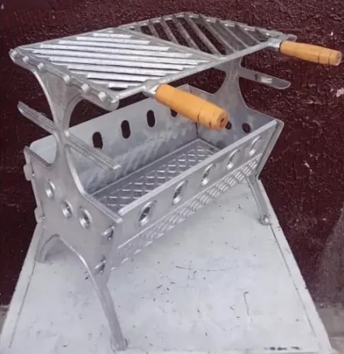 Mini churrasqueira movel