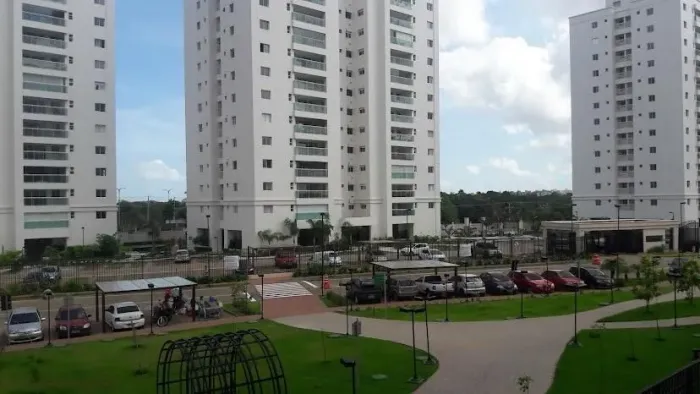 Alugo apartamento no Condomínio Jardins - Calhau / Cohafuma