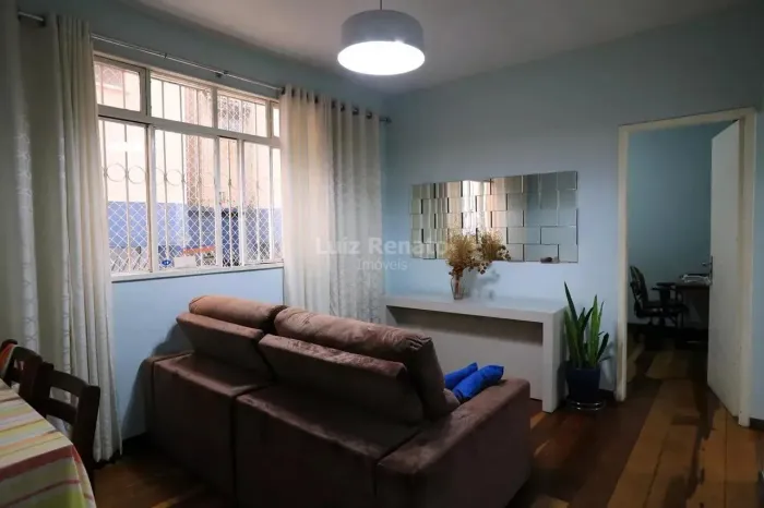 Apartamento à venda no bairro Sagrada Família