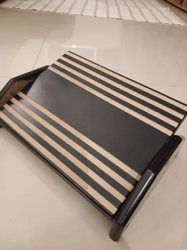Apoio para pés em madeira black piano