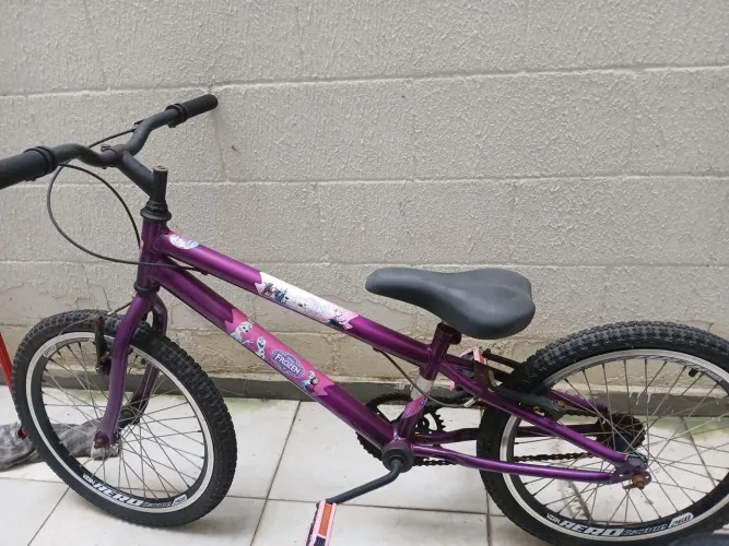 Bicicleta Aro 20 Frozen com rodas Aero