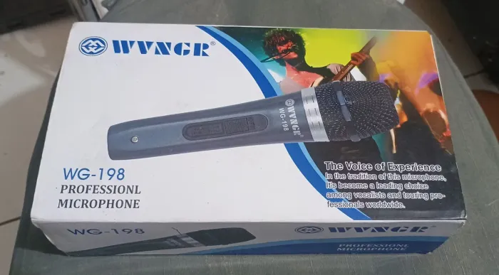 2 microfones com cabo