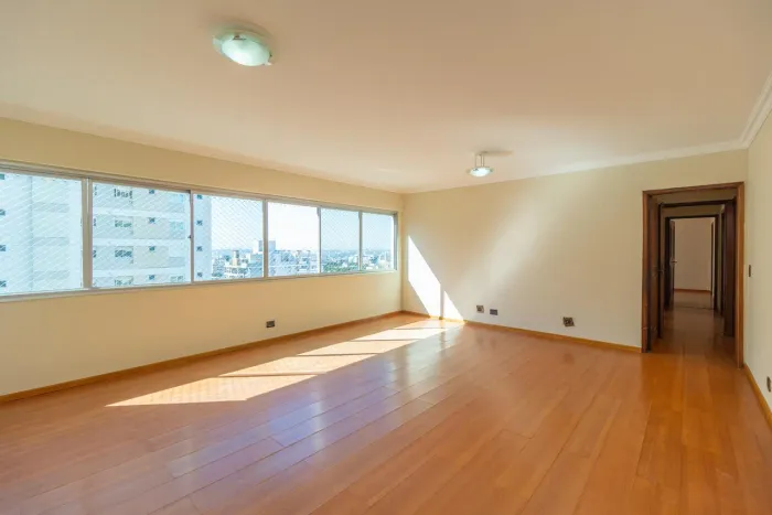 Apartamento de 3 quartos no bairro Rebouças