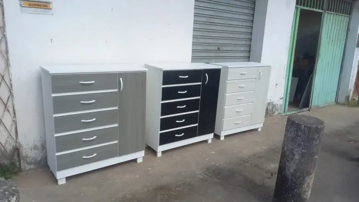 Vende se cômoda