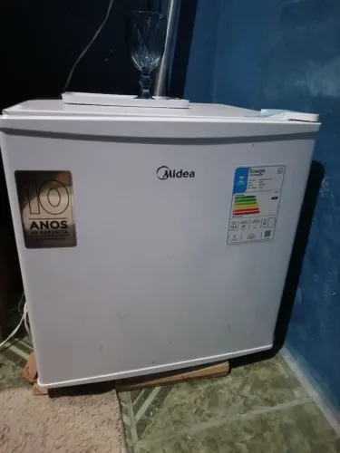 Frigobar Midea 45L