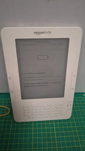 Amazon Kindle Keyboard (3ª geração) *com defeito