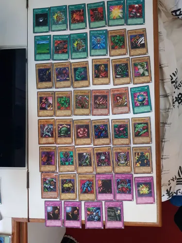 YUGIOH 59 CARTAS ORIGINAIS KONAMI 1°GERAÇÃO COM 2 HOLOS