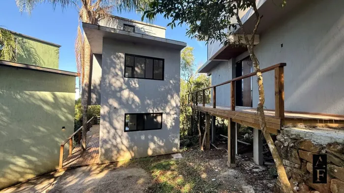 Casa à venda no bairro Ressacada - Garopaba/SC