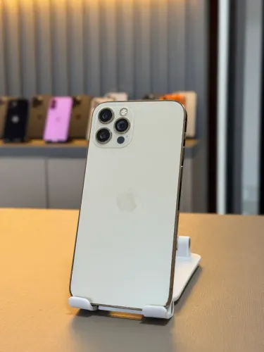 iPhone 12 Pro 256 gigas dourado