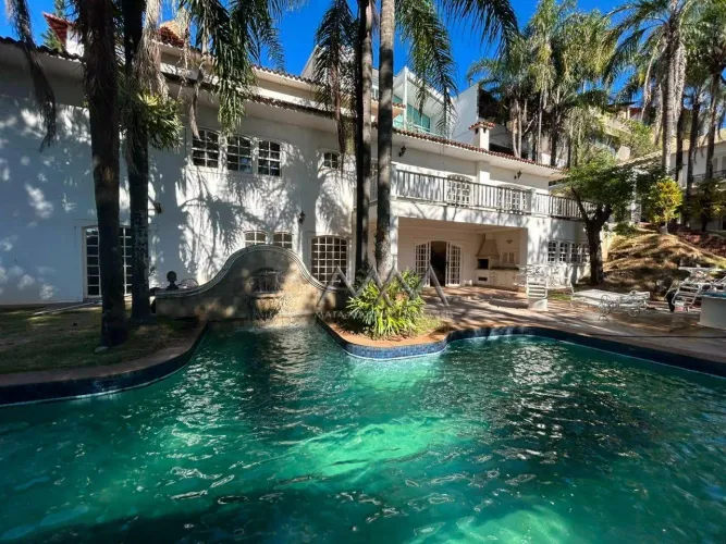 Casa para Locação no Santa Lúcia | 4 Quartos - 1.050 m²