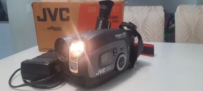 2 Filmadoras JVC VHS-C Originais + Bateria, Carregador, Cabos e Manual