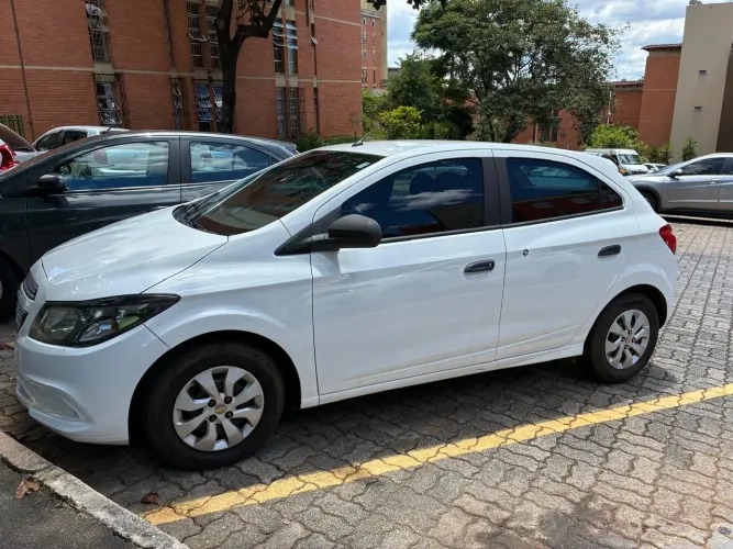 Chevrolet Onix JOY Hatch 1.0 8V Flex Mec. 4P 2019