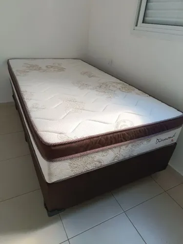 Cama solteiro box e colchão molas ensacadas