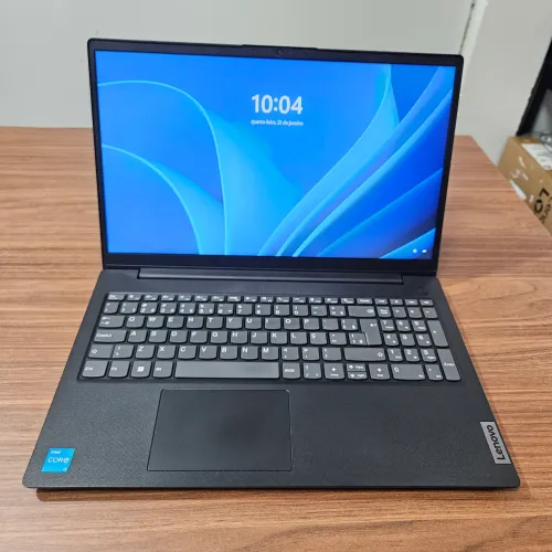 Notebook Lenovo V15 G3 Intel i3-1215U 8GB 256GB Tela 15,6 FullHD + Windows 11 Pro