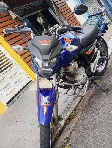 Titan 150 em dia