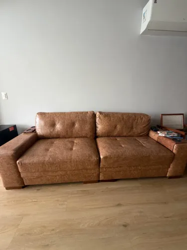 Sofá 4 lugares em courissimo, 2.40m