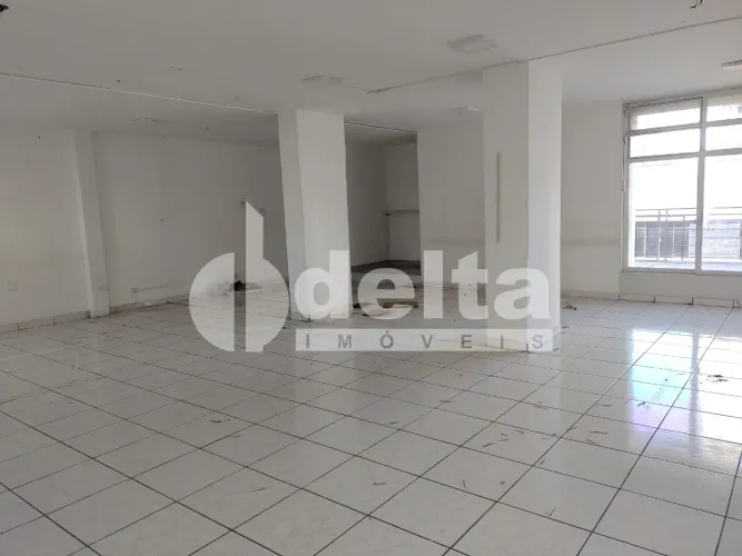 Loja disponível para locação no bairro Centro em Uberlândia-MG.