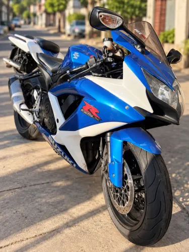 SRAD 750 impecável
