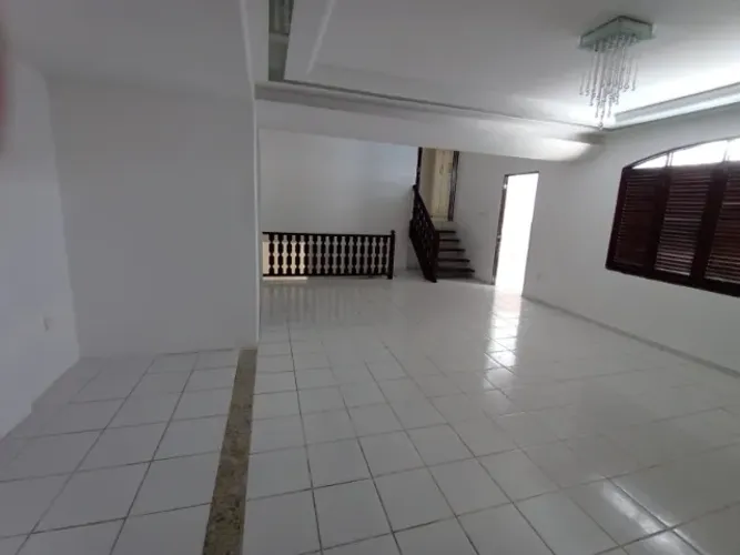 Alugo Casa de esquina para Comércio - Tambauzinho