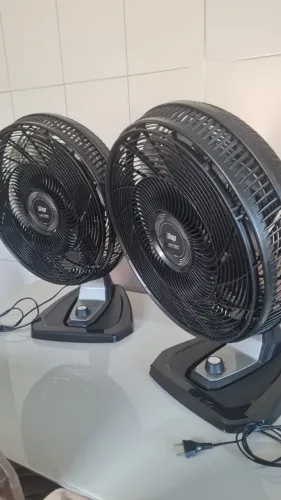 Vendo dois ventiladores, pouco usados