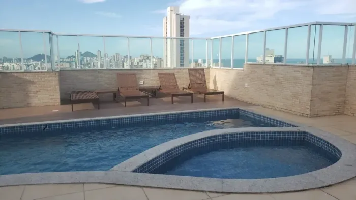 Imóvel para aluguel possui 65 metros quadrados com 2 quartos em Praia de Itaparica - Vila 