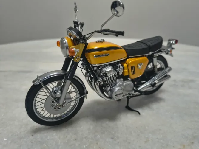 Honda CB 750 Four Minichamps 1:12