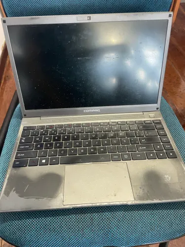 Notebook Compaq sem bateria sem HD R$130