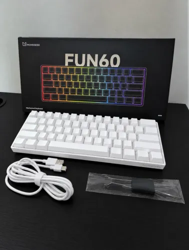Teclado MonsGeek FUN60 Pro Magnético 60% Sem Fio RGB