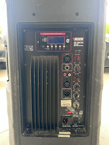 Vendo Caixa de Som Novik 350w