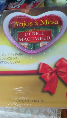 ANJOS A MESA DEBBIE MACOMBER lacrado R$ 49,99