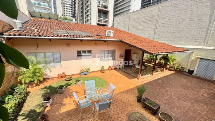 Casa no Setor Marista com 526 m² de terreno e potencial comercial