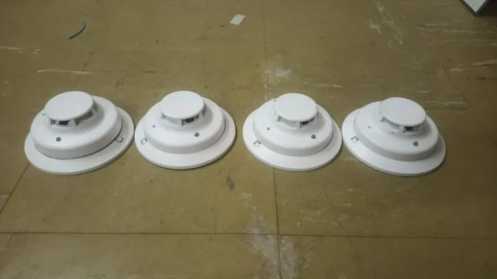 4 Detectores de fumaça System Sensor 2W-B profissional para central de incêndio