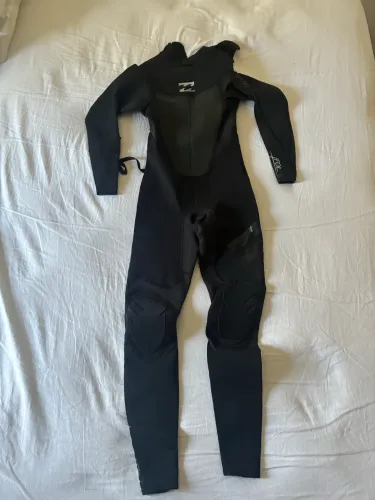 Wetsuit long Billabong NOVO tamanho P 3mm
