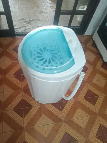 Centrifuga de Roupas, Britânia, usada 