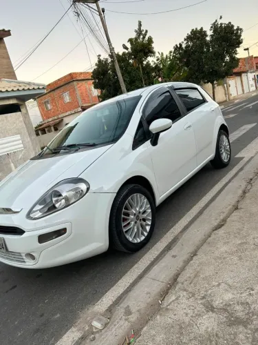 Fiat Punto Essence 1.6 Flex 16V 5P 2013