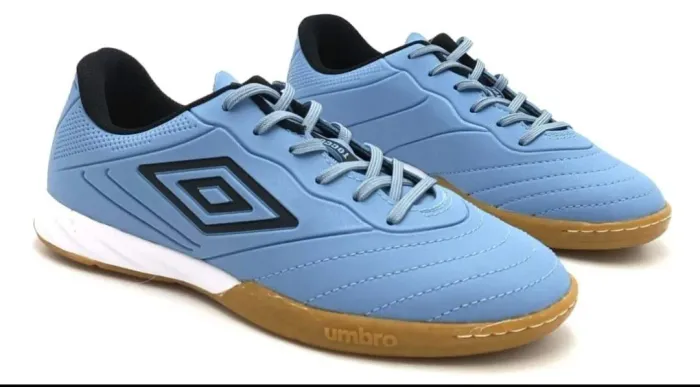 Tenis futsal umbro N° 41 comprou, ganhou uma camisa de time ou seleção importada 