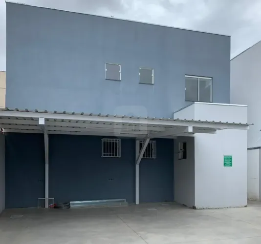 Apartamento à venda no bairro Santa Rosa.