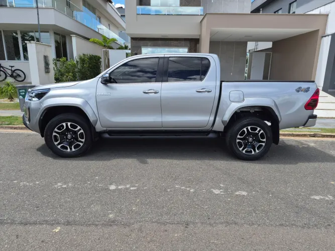 Toyota Hilux CD SRX Plus 4X4 2.8 TDI Die. Aut. 2024