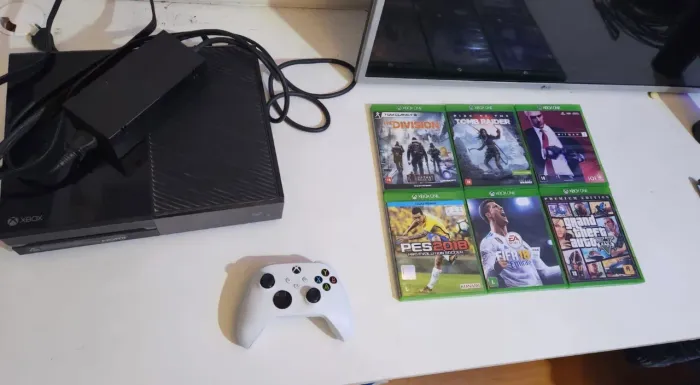 Xbox one fat + 6 jogos