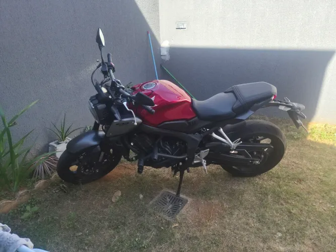 HONDA CB 650R 2024 ? VERMELHA