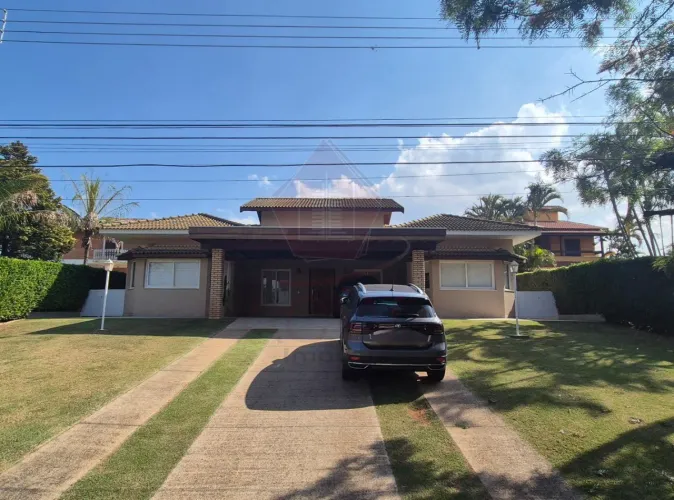 Imperdível casa em condomínio com 4 suítes, 2 escitorios e 6 vagas em Cabreúva -SP, bairro